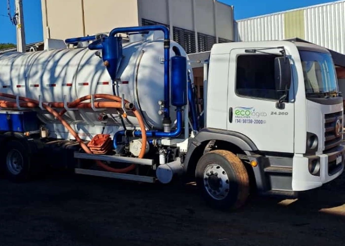 Caminhão da frota Ecológica Facilities 1